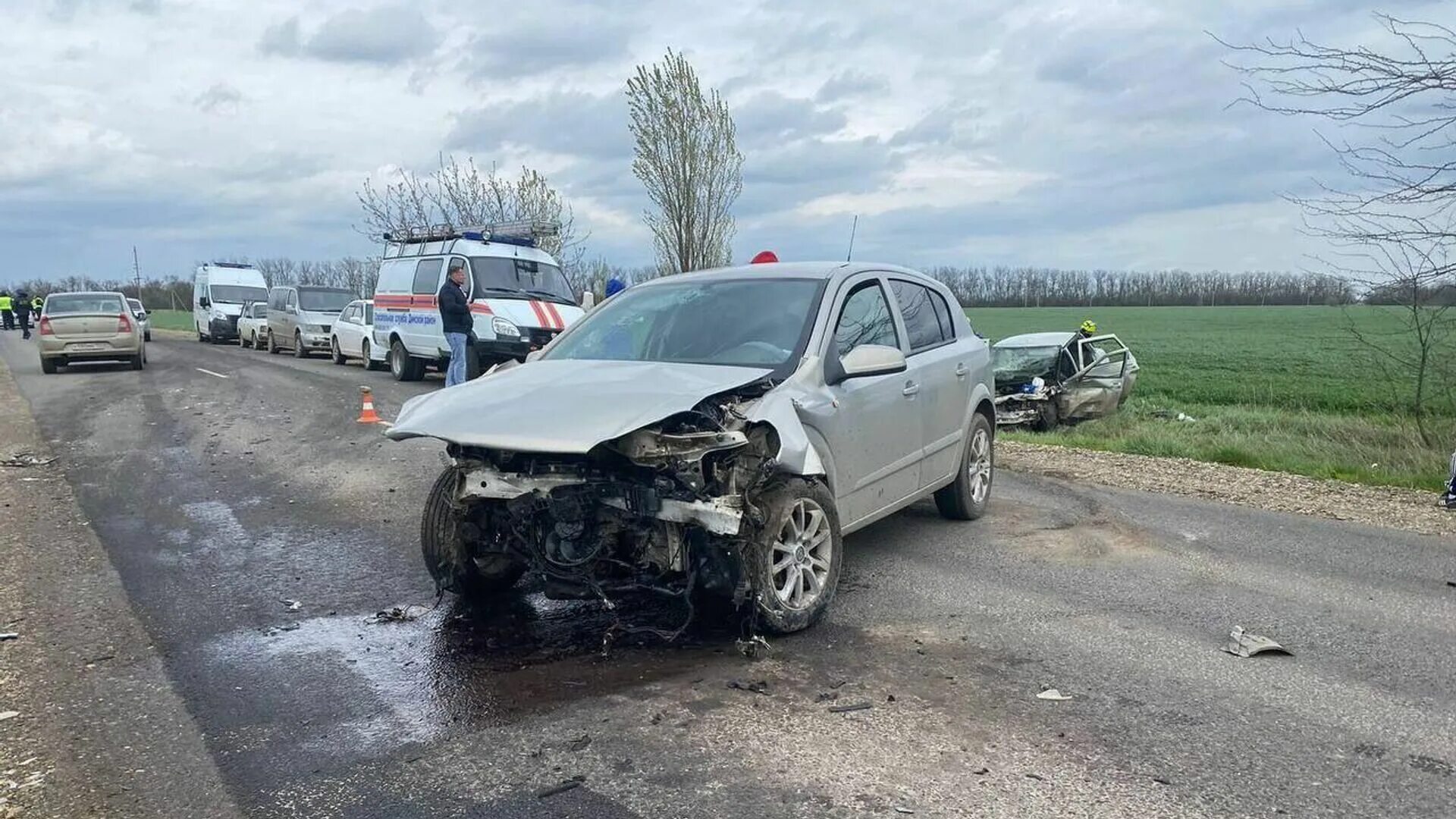 Авария на шлюзах балаково 2021. 2022 сбили пешехода на челюскинцев екатеринбург. Новости 14. Авария на калужском шоссе сегодня в туле. Новости 14.