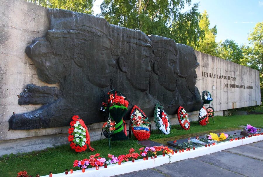 берег мужества. ленинградская область мемориал на берегу реки. берег мужества. «бе́рег му́жественных» — мемориал в составе «зелёного пояса славы». берег мужества.