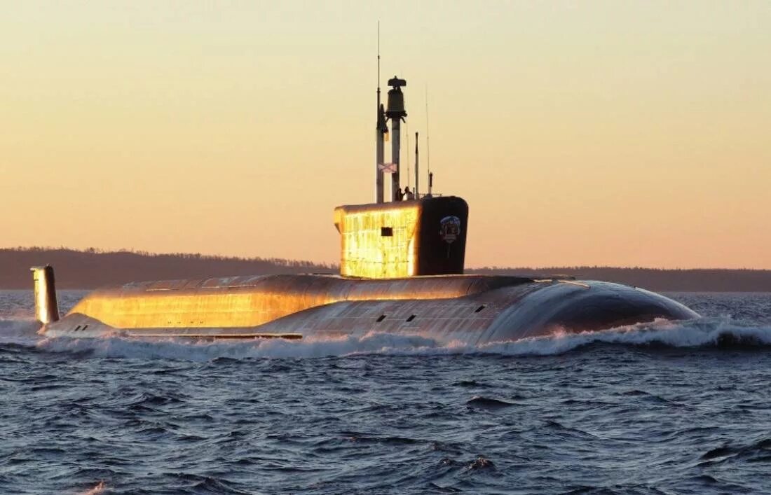 Подводный ракетоносец. Подводный ракетоносец. Подводная лодка дельфин 667. Пларб типа огайо. Подводный ракетоносец.