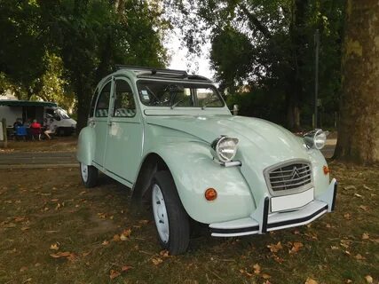 File:Citroën 2 CV 6 Club (1).jpg - Wikimedia Commons