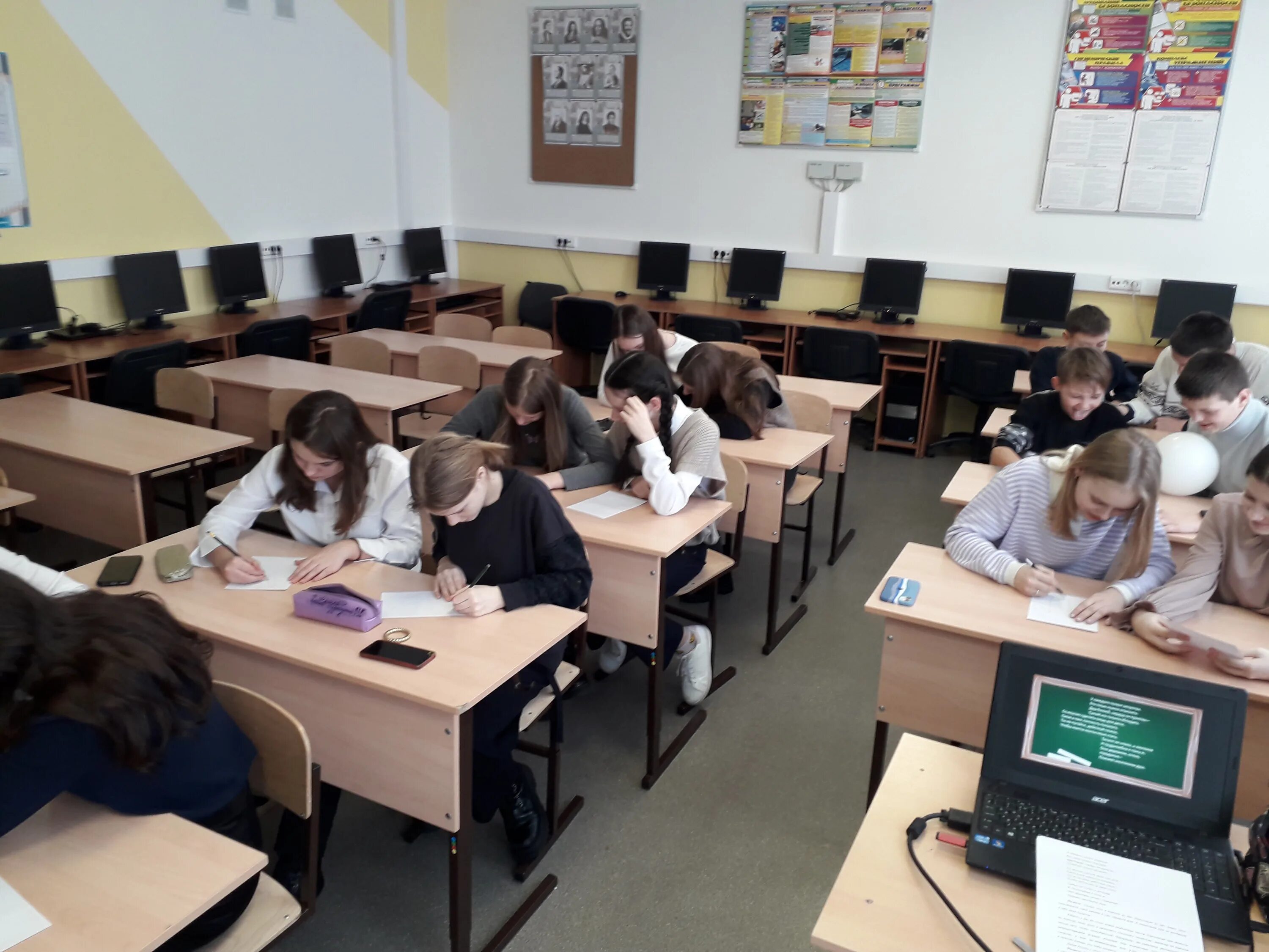 Итоги 2 четверти. Полугодие это сколько месяцев в школе. Со второго полугодия. Со второго полугодия. Санпин домашнее задание в начальной школе.