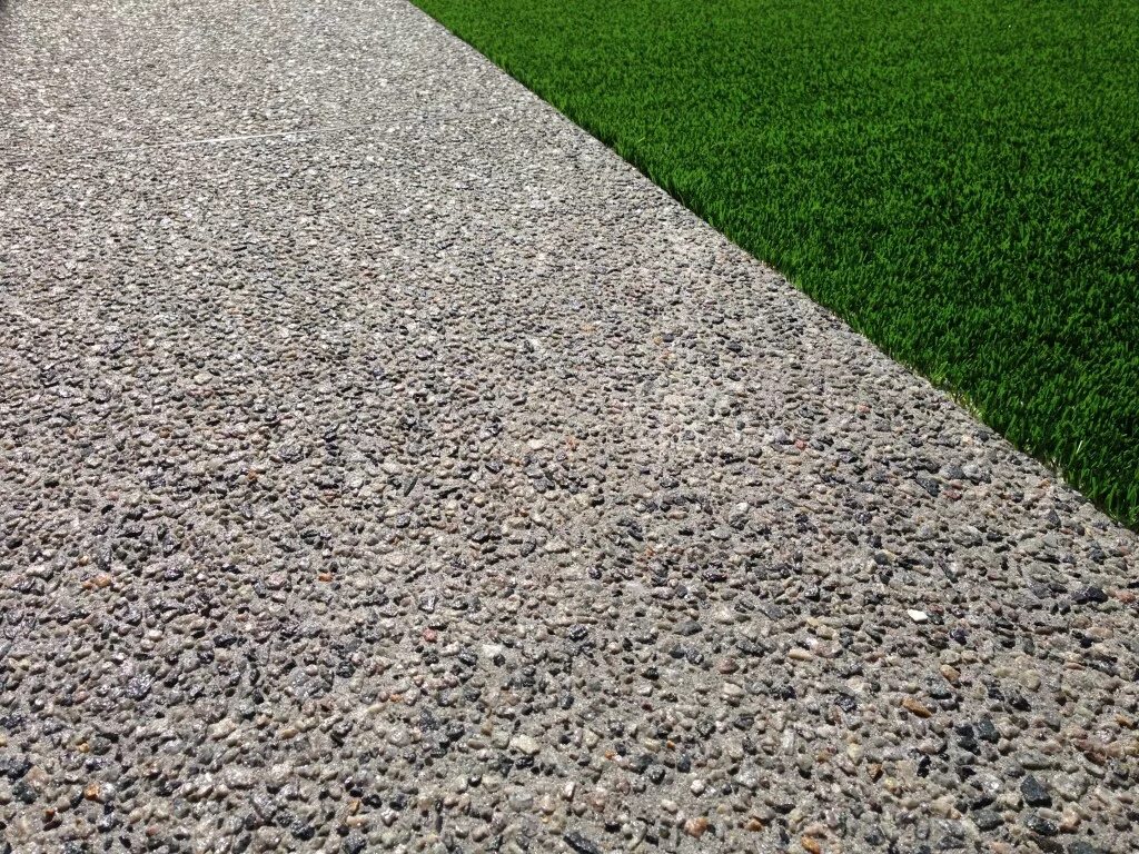 Садовые дорожки. Каменьсхват каменная крошка. Каменный ковер дорожки. Спецсмесь теннисит. Дорожки из мраморной крошки.