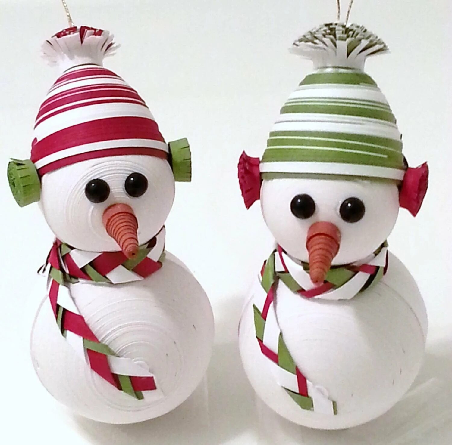 объемный снеговик. как сделать новогоднего снеговика из бумаги. как сделать новогоднего снеговика из бумаги. поделка снеговик объемный. сееговик поделка из буиаг.