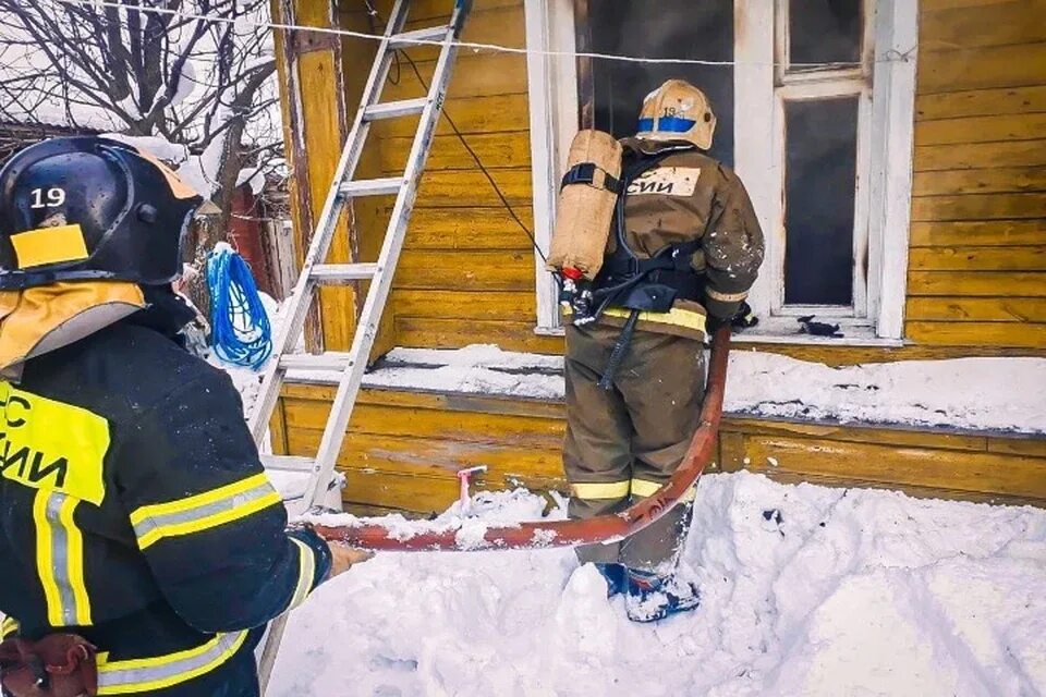 Мчс иваново оперативная информация. Пожар в частном доме фото мчс. пожар в п.каджером 20.08.2025.
