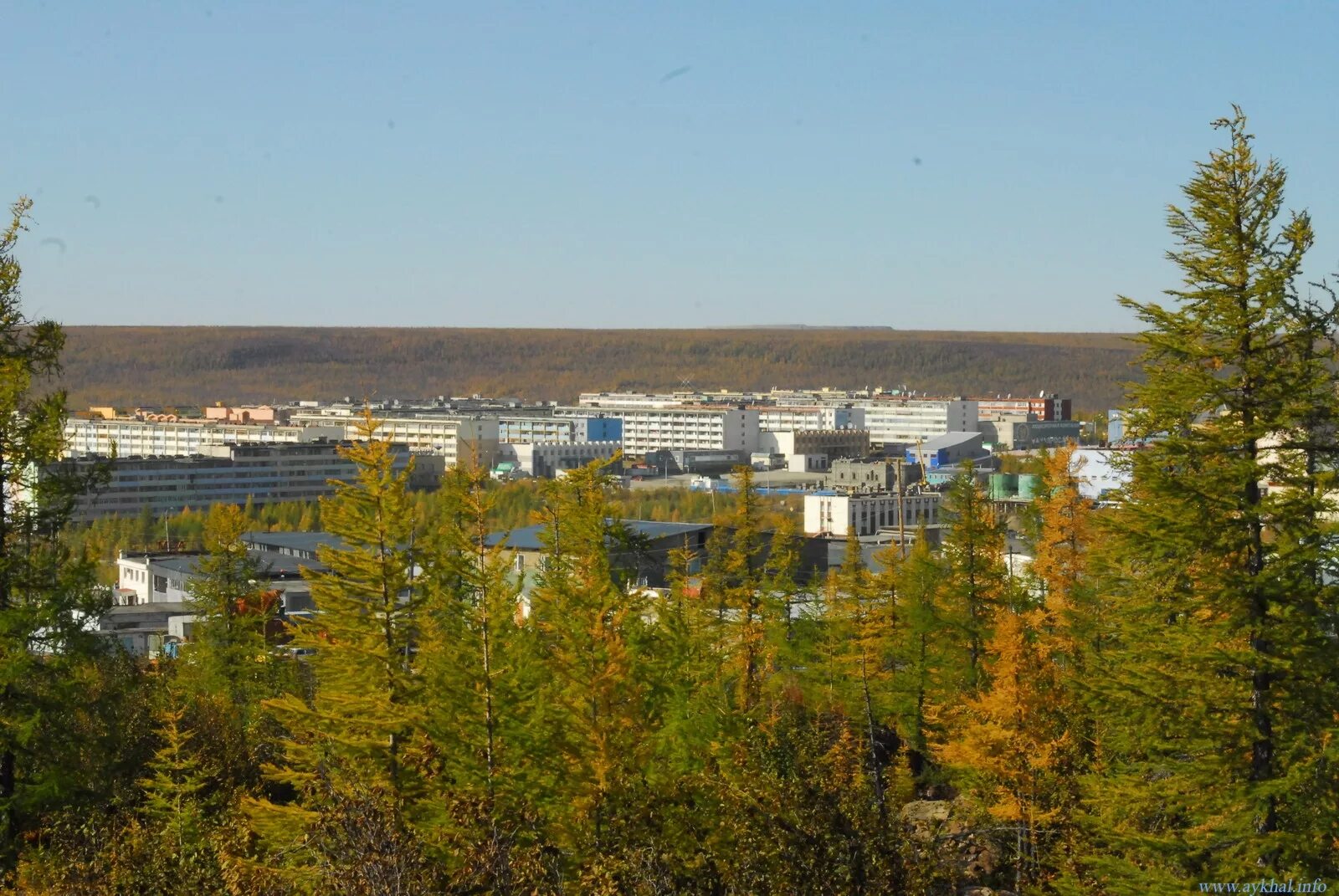 Погода айхал. Поселок Айхал Якутия. Поселок Айхал Мирнинский район. Поселок Айхал Мирнинский район Саха Якутия. Айхал Нижний поселок.