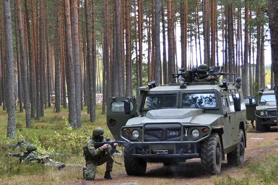 Водитель вс рф. Военные машины. Русская Военная техника. Военная техника разведки. Военная техника спецназа.