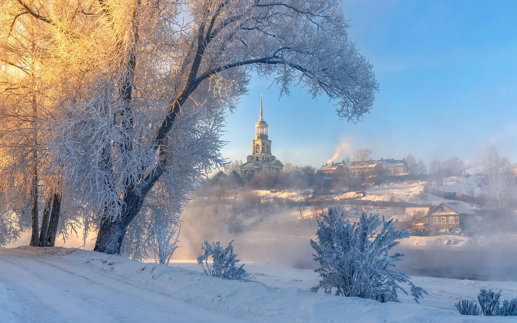 Солнечный день январь. Храм зима рассвет Муром. Тверь зима храмы. Зима в России. Зимний пейзаж.