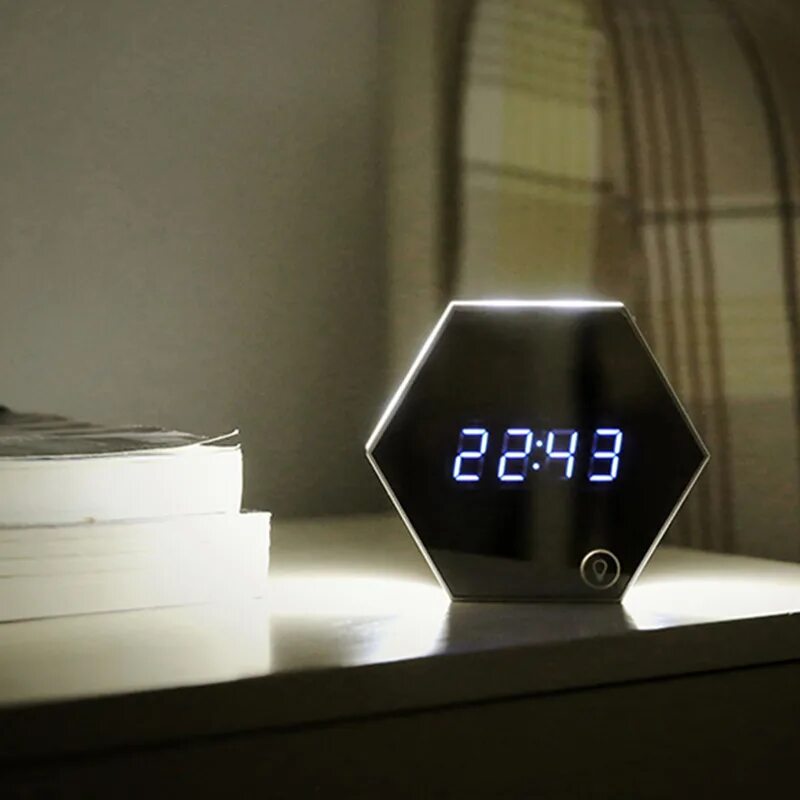 Часы led mirror clock. Часы hexagon karlsson led. ночник с часами. ночник с электронными часами. светильник будильник.