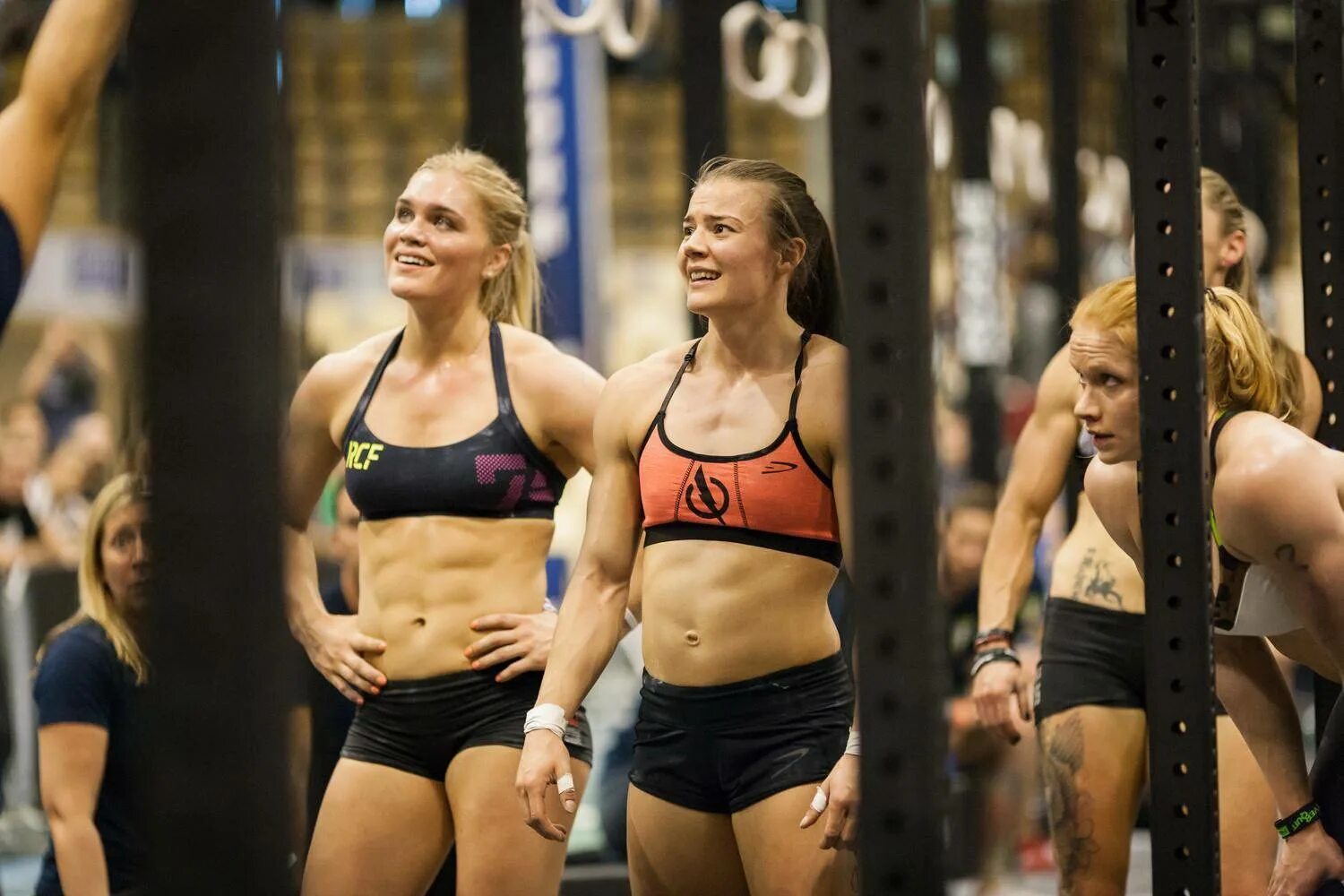 Girl competition. Женский кроссфит. Девушки кроссфитеры. CROSSFIT женщины. Фигура кроссфитера девушки.