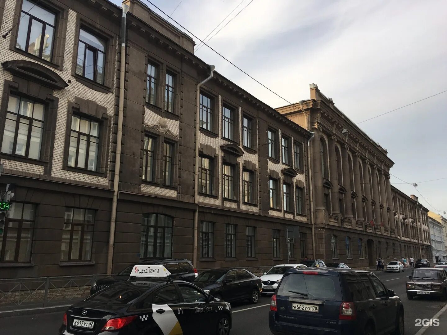 2х2 санкт петербург. 2 Гимназия Санкт-Петербург. Казанская 27 СПБ гимназия. Вторая Санкт-Петербургская гимназия Казанская ул 48. Вторая Петербургская гимназия 19 век