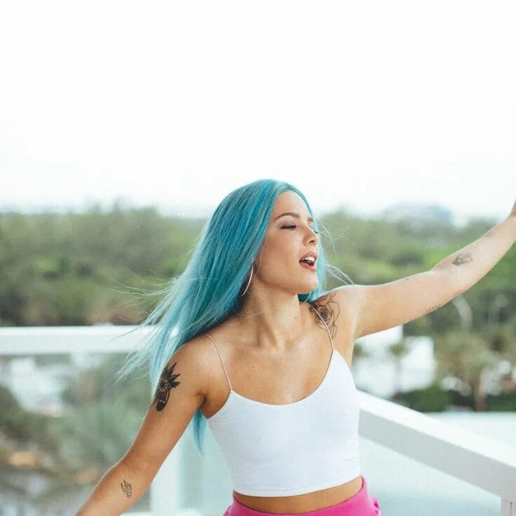 Blue hair tv girl обложка. Tv girl blue hair текст и перевод. Tv girl blue hair текст и перевод. Lime hello venus. Blue hair tv girl текст.