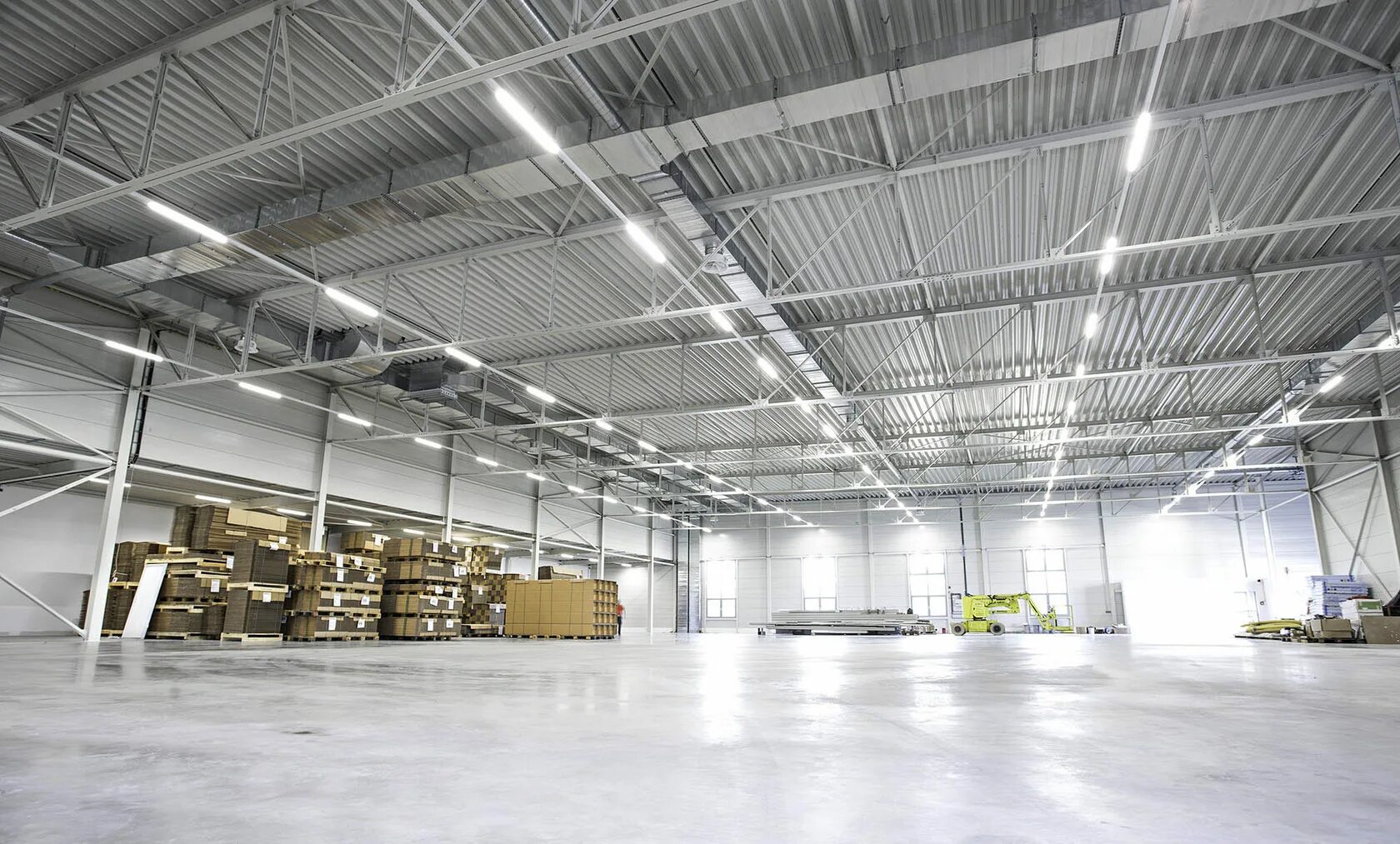 Складские помещения должны быть оборудованы. Освещение промышленных помещений. Светодиодные светильники для производственных помещений. Светильники для складских помещений. Освещение складских помещений.
