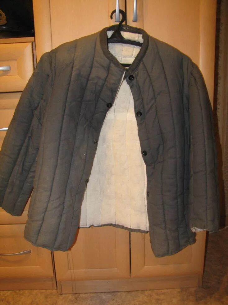 ватники армейские. телогрейка balenciaga. телогрейка ватная стёганая ссср. телогрейка стеганая армейская. ватная телогрейка 1941.