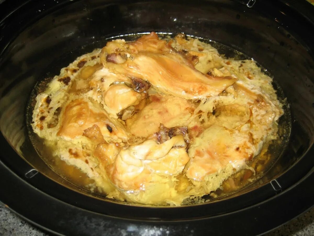 Как вкусно приготовить судака в сметане. Судак в сметане в духовке. судак запеченный в духовке в сметане. судак в духовке в сметане и с луком. судак в сметане в духовке с морковью и луком.