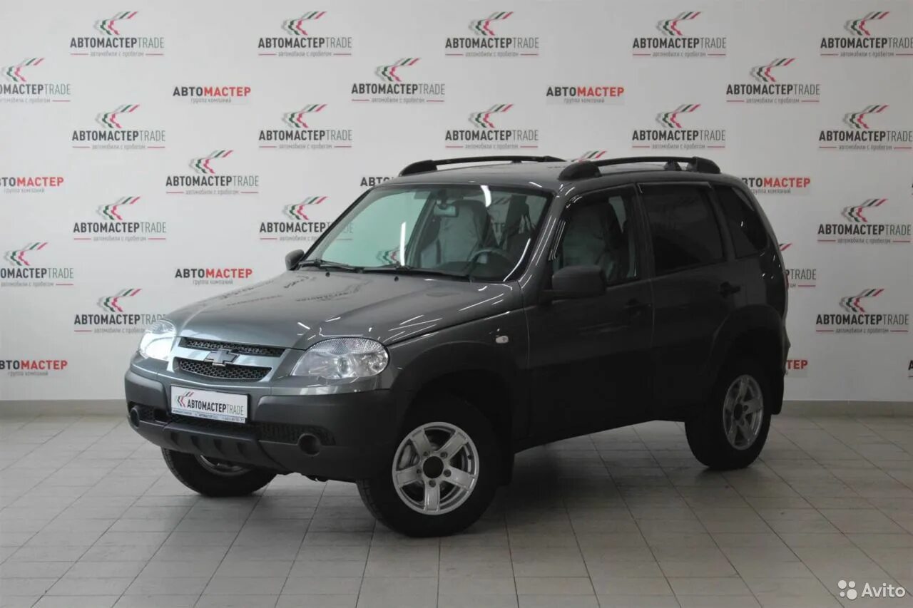Chevrolet niva 4x4. Шевроле нива рестайлинг 2022. Шевроле нива рестайлинг и дорестайлинг. Авто пензенская нива шевроле. Шевроле нива серебристая.