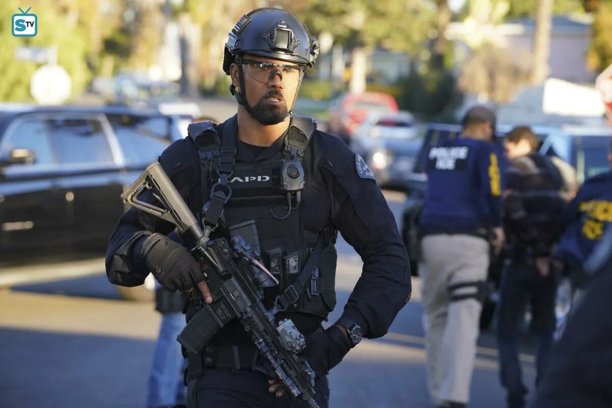 S w a t 7. Спецназ Лос Анджелес сват. Американский полицейский спецназ SWAT. Полицейский спецназ SWAT Лос Анджелес. Спецназ сват полиция США.