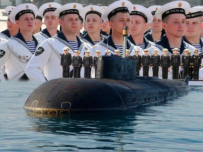 Подводная лодка к-141 «Курск». АПЛ Курск экипаж 2000. АПРК К 141 Курск экипаж. Память экипажа подводной лодки Курск. Подводная лодка сколько погибло