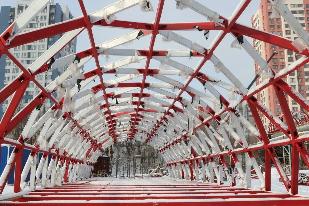 Стеклянный мост в кемерово. Новый мост через искитимку кемерово. Новый мост через искитимку кемерово. Пешеходный мост через искитимку кемерово. Пешеходный мост через искитимку кемерово.