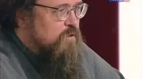 Человек критикующий церковь