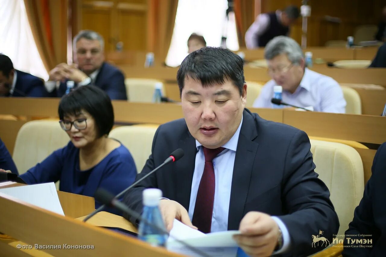 Мировой судья усть-майского района ил тумэн. Ил тумэн фото. Саха якутия верховный судья федоров гаврил. Мировой судья кохановская. Председатель верховного суда республики саха якутия.