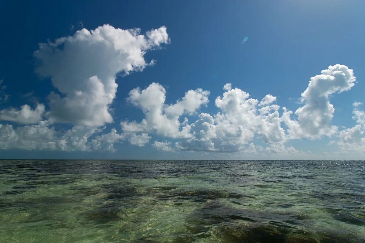 Видео небо море. Море облаков. море и небо. небо море облака. облака над морем.
