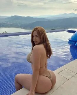 Зато какая задница! 