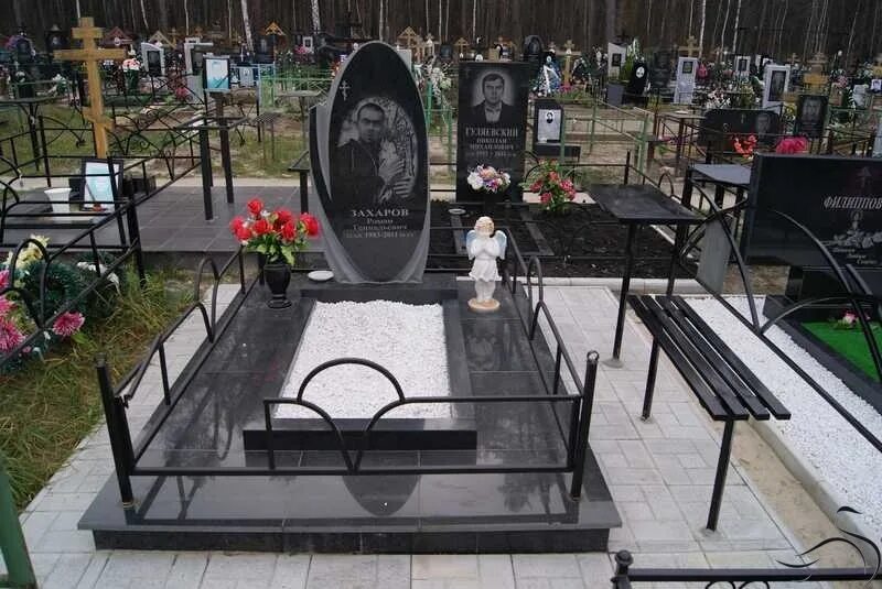 Гранит пенза. Надгробье или надгробие. памятники пензы. монумент семья пенза. памятник нилу филатову в пензе.