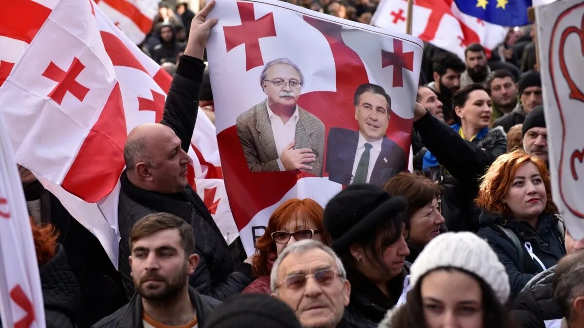 Митинги в грузии. Неправильный грузинский выбор. Неправильный грузинский выбор. Грузинские оппозиционеры. Митинги в грузии.