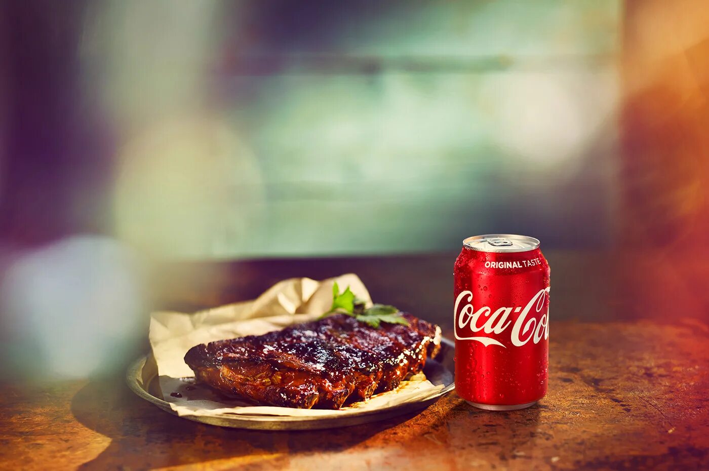 Фаст фуд и кола. Еда кола. Кока кола еда. Еда кола. Coca cola банка.