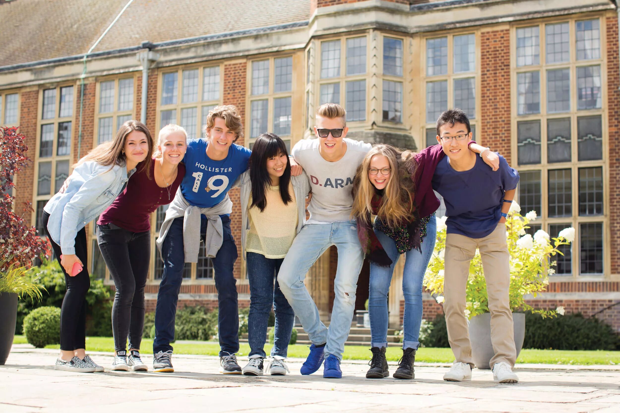 Летняя школа. Summer School uk. Whitgift School. Summer School guys.