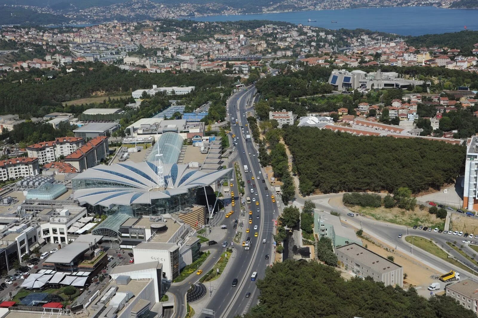 Истинья парк стамбул. Istinye Park Стамбул. ТЦ Истинье парк в Стамбуле. Istinye Park Izmir. Istinye Park Gucci.