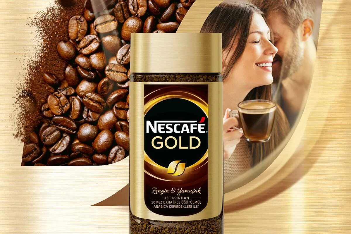 Рекламирует кофе. Нескафе Голд 3 в 1. Реклама кофе. Кофе растворимый Нескафе Голд. Баннер кофе.