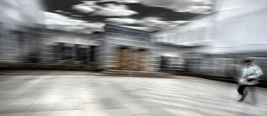 Ускоренная жизнь. Машина в движении. Ускоренная жизнь. Фон движение. Жизненная дорога.