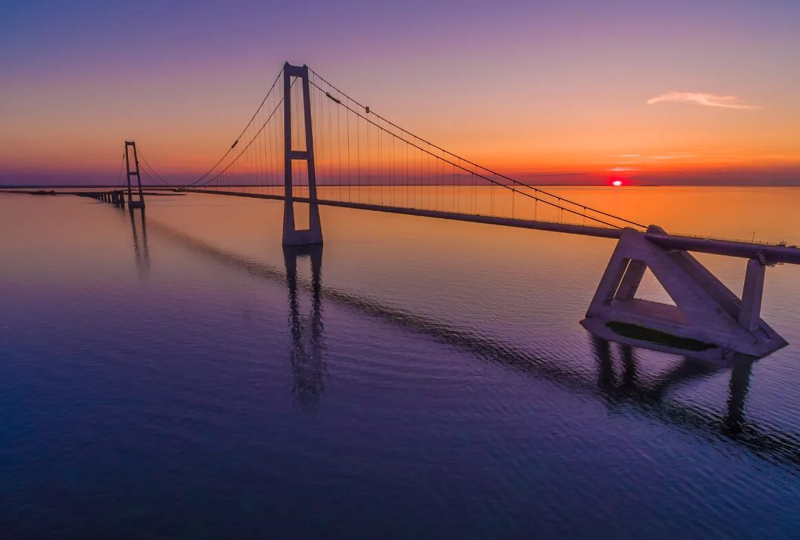 Пролив большой Бельт мост. Нюборг Корсер мост. Great bridge