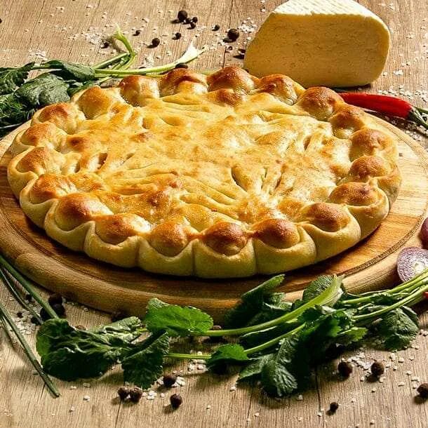 Пирог тесто из картофеля. Красивый пирог. пироги с картошкой. красивые пироги с мясом. украшение мясного пирога с картошкой.