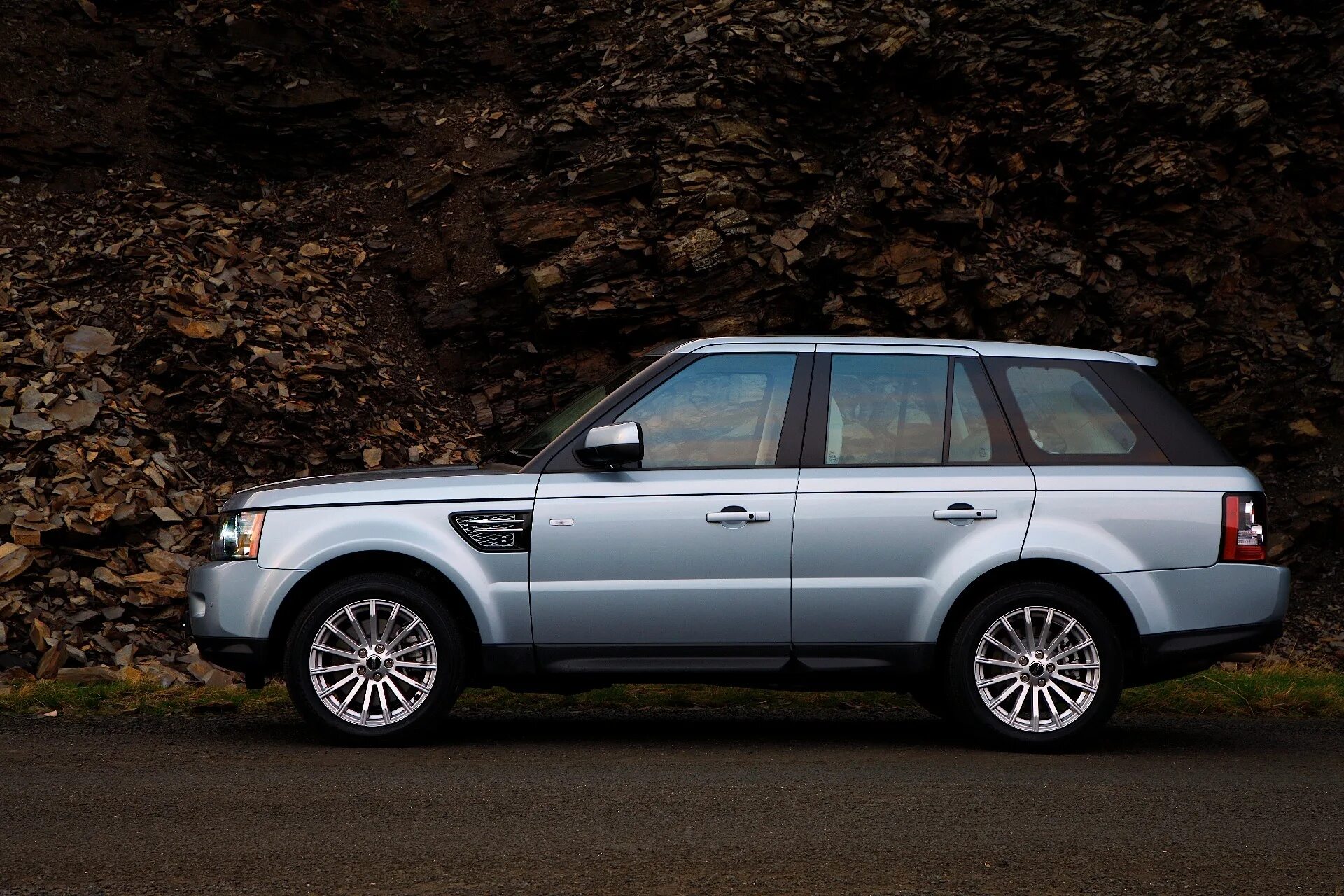 Range rover 2012. Range rover sport 2012 белый. Рендж ровер спорт 2012. Ленд ровер фрилендер 2 2015. Land rover 2012.