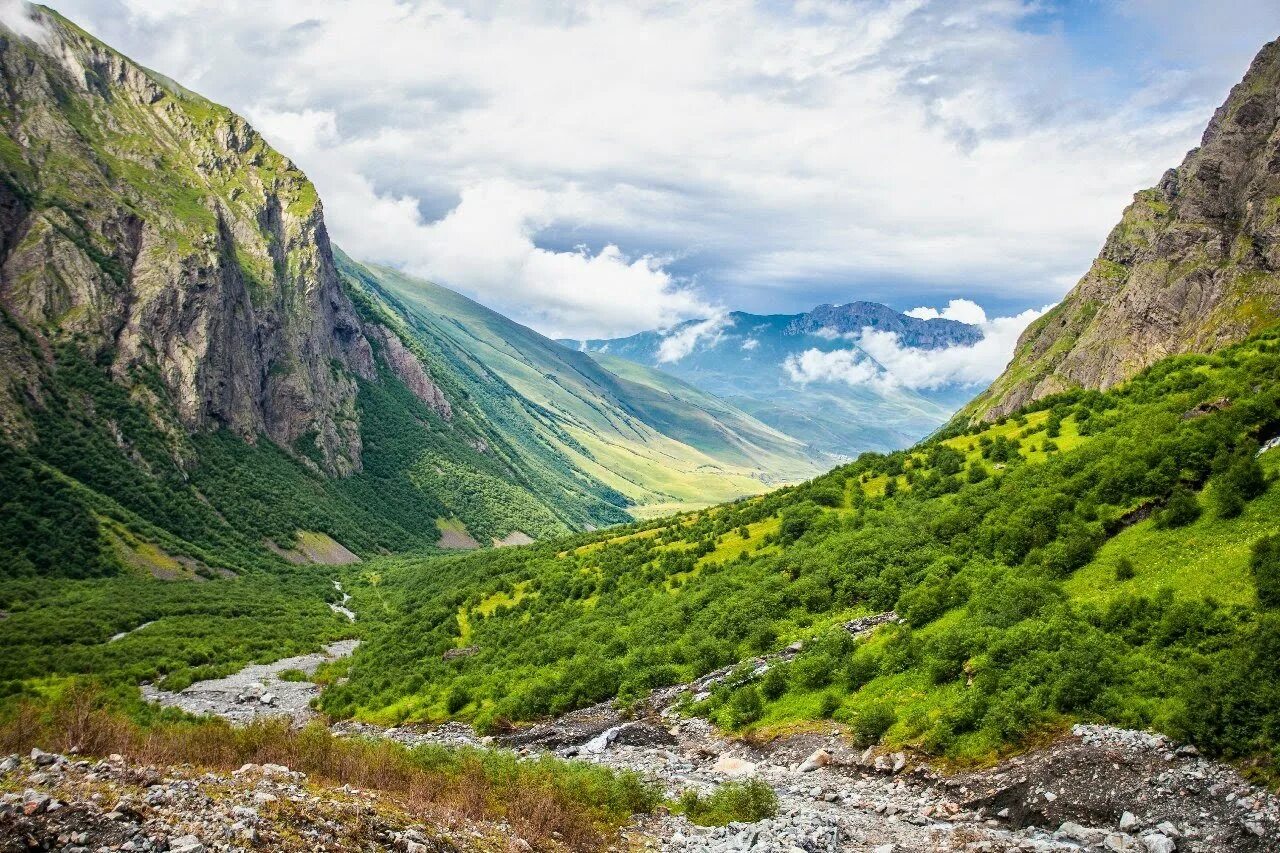 Северная Осетия Алания горы. Северная Осетия в горах Кавказа. Республика Северная Осетия Алания природа. Фиагдон Северная Осетия ретранслятор. Фото осетии