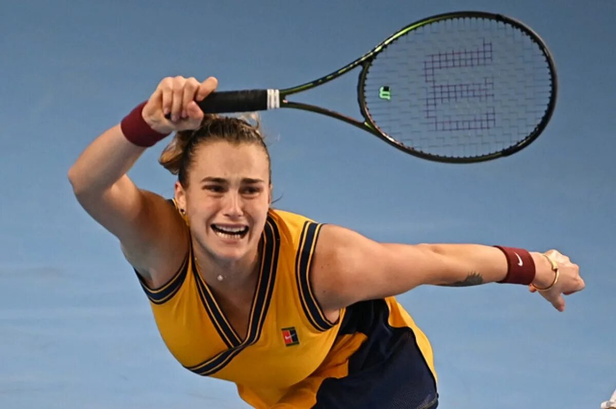 Рыбакина австралия опен 2023. Тренер арины соболенко. Сабаленка теннис. Тренер арины соболенко. Касаткина теннис.