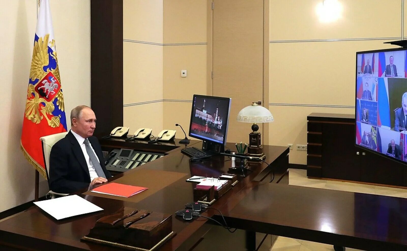 Итоги совбеза. Владимир путин провел заседание совбеза. путин совет безопасности 2025. заседание президента. совещание с постоянными членами совета безопасности путин.
