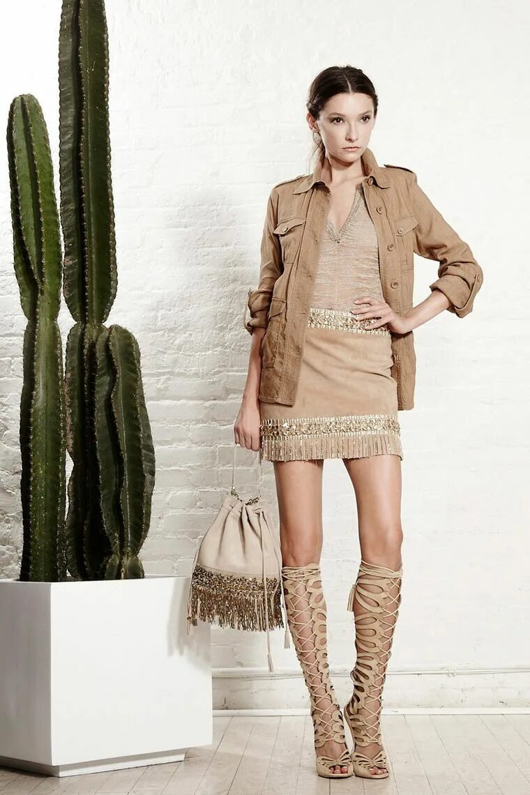 Модные образы 2023. Etro осень-зима 2023/2024 pre-fall. Женская мода. Elis платье желтое. Платье elis весна 2019.