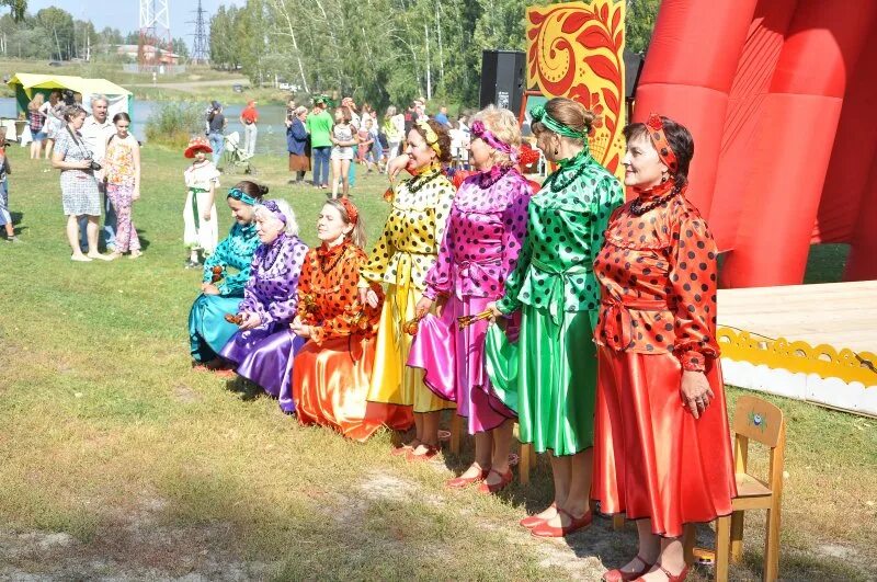 Погода в молчаново томской области. Праздник в Молчаново Томской области. Ярмарка села Молчаново Томской обл. Озеро токовое Молчаново. Народного искусства в Молчаново Томской области..