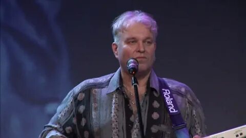 Исполнитель песни маки