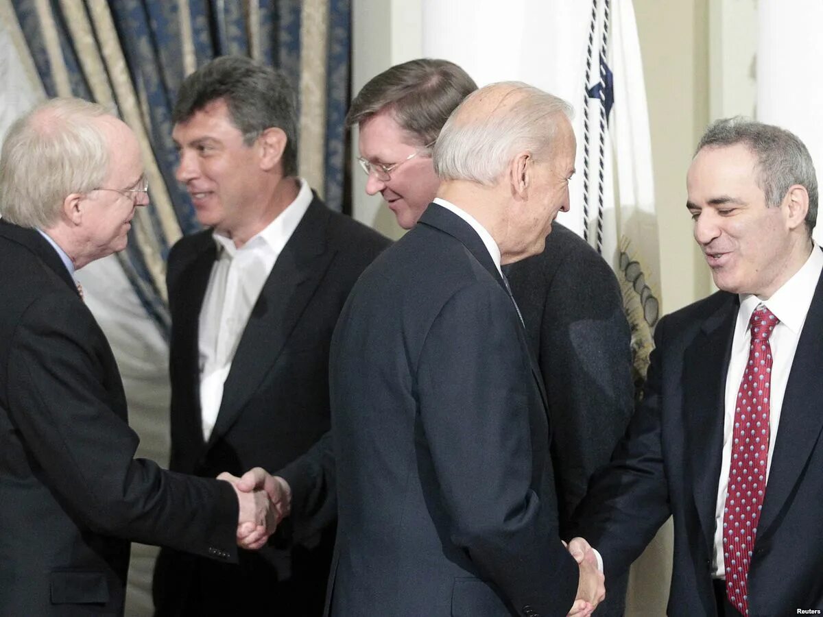 Борис ельцин и билл клинтон. Ельцин 1995 с президентом сша. Байден встретится с ельциным. Борис ельцин и билл клинтон. Гозман явлинский байден.