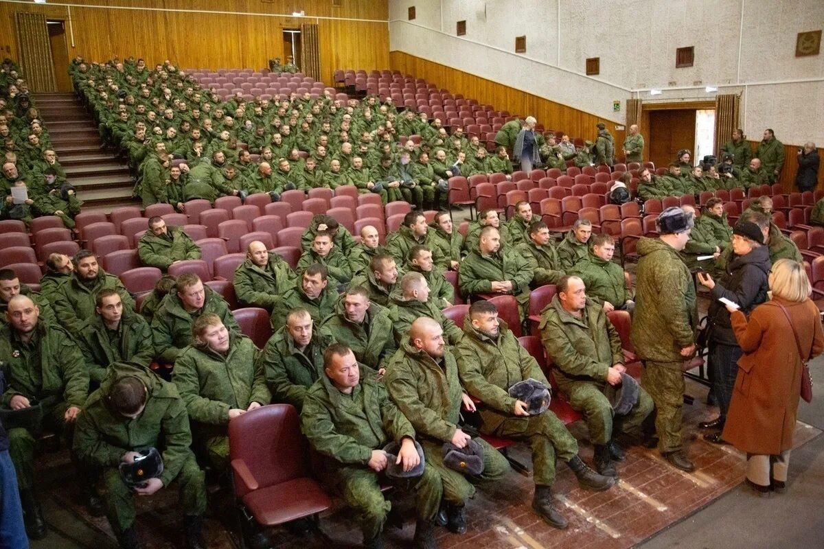 Российский солдат. Российский солдат фото. Армия Новосибирск. Фото солдата Российской армии.