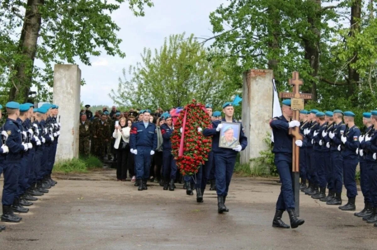 27 мая 2023 года. В Туле простились с десантниками. Кладбище Узловая Тульской области. Похороны военнослужащего.