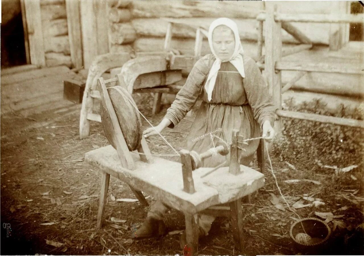 Крестьяне 19 век. Крестьяне 19 века дмитриев. Женские ремесла. Быт советских людей. Рязанская губерния крестьяне 19-20 век.