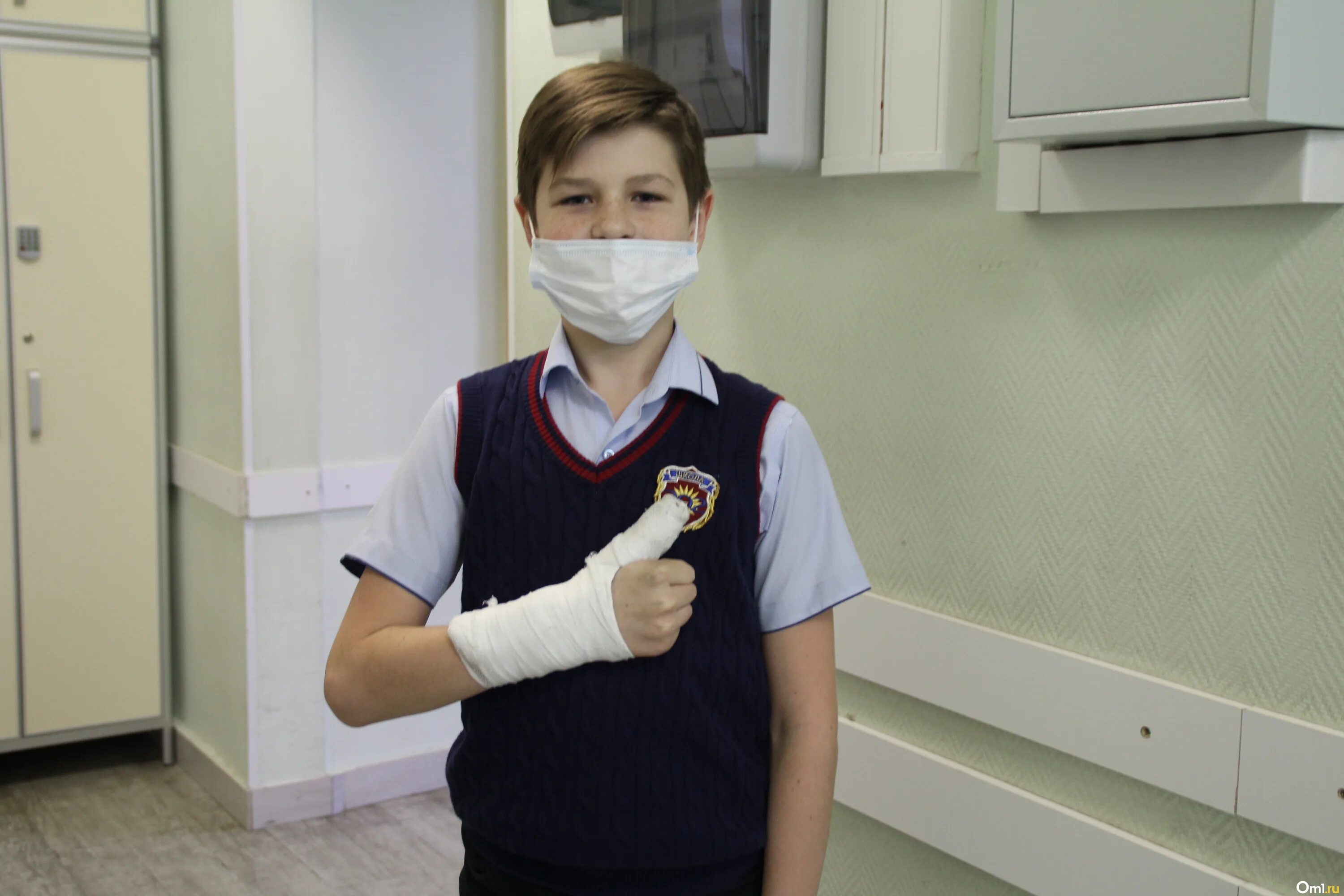 Варламов сломал руку. Сломавшего руку сотруднице угрозыска инспектора гибдд. Варламов сломал руку. Дпсники и опер санкт петербург. Варламов сломал руку.