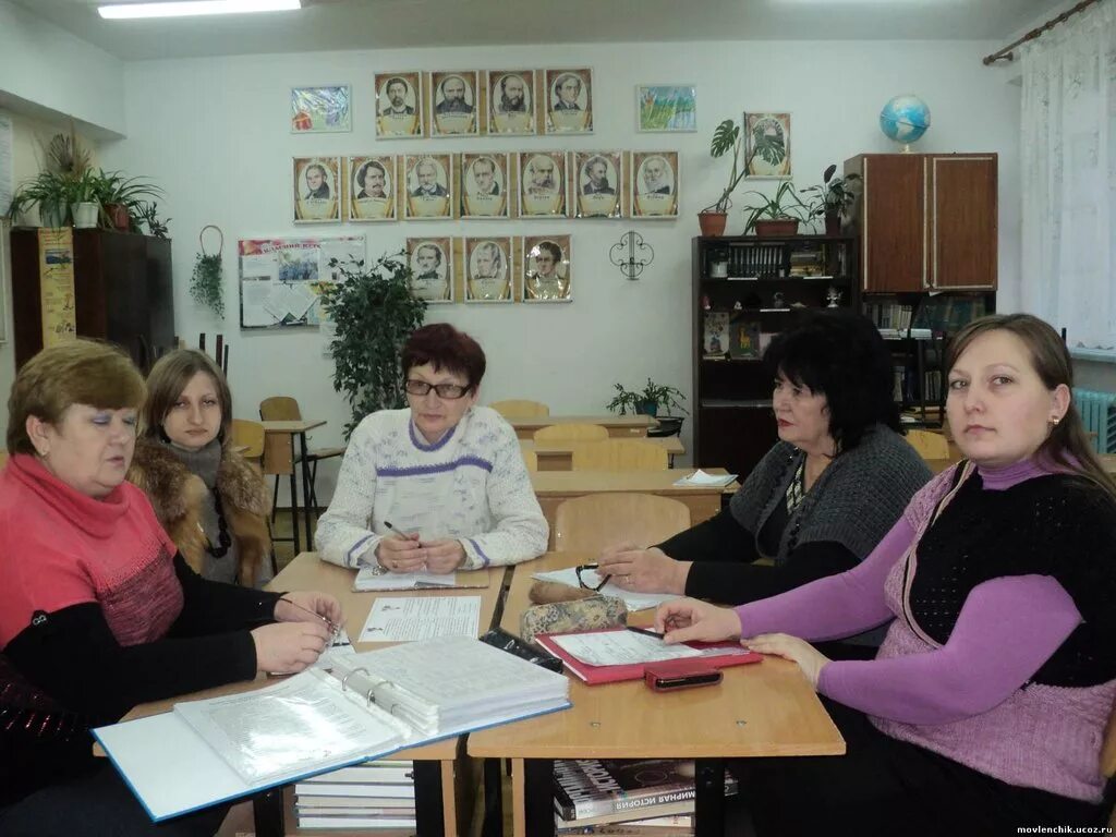 Октсош хмао октябрьское. Гбоу сош пос октябрьский г. Мбоу октябрьская начальная школа. Школа пгт октябрьское хмао югра. Школа с октябрьское оренбургской области.