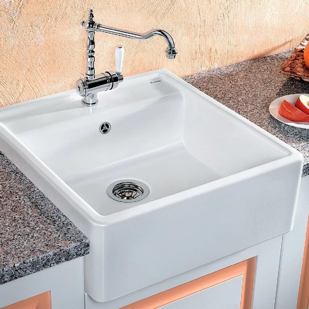 Покрытие керамической раковины. Villeroy and boch farmhouse 80 sink мойка. Керамическая мойка для кухни плюсы и минусы. Кухонная мойка бланко. Покрытие керамической раковины.