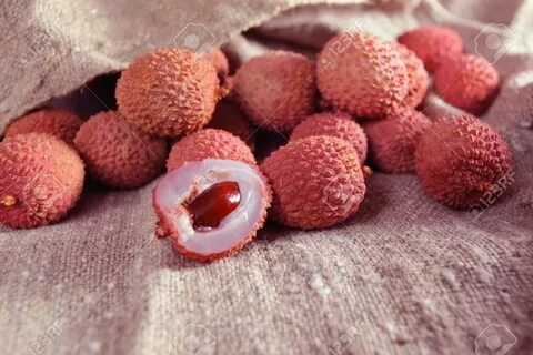 Фрукт похожий на малину